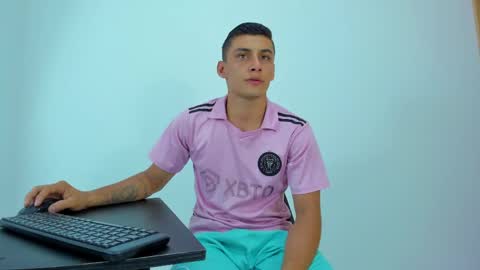 MAX     online show from 17, 5, 2026