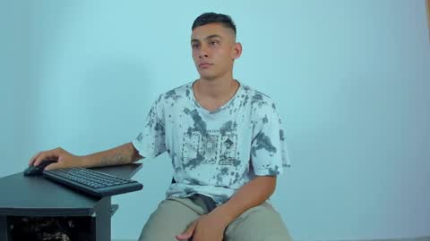 MAX     online show from 18, 5, 2026