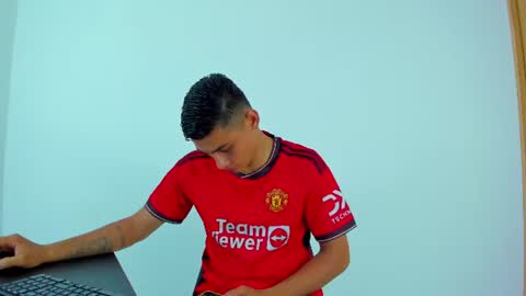MAX     online show from 11, 7, 2026