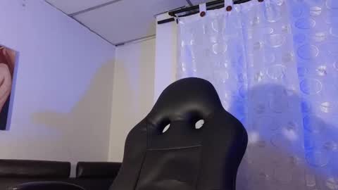 Max  Dalyn online show from 8, 1, 2025