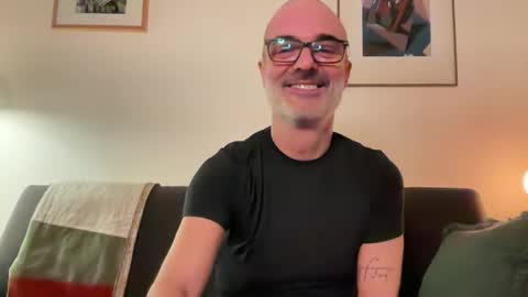 Snapshot of maxbow chatting on 17, 2, 2026 Max Mikado online show from 17, 2, 2026