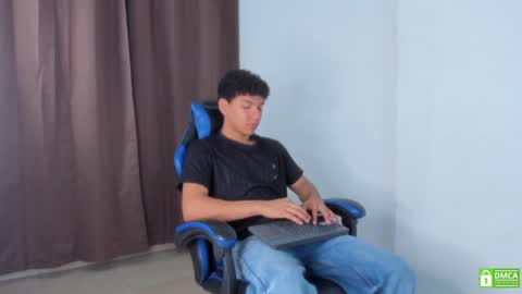 Snapshot of maximiliano_kh4lil chatting on 11, 6, 2026 Maximiliano online show from 11, 6, 2026
