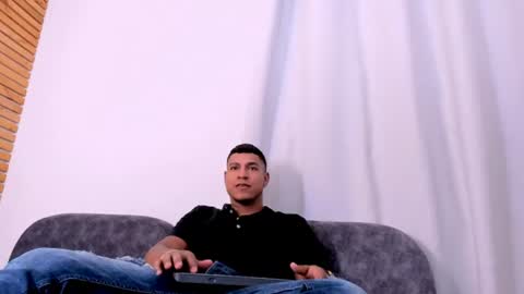 Maximo Montana online show from 22, 7, 2026