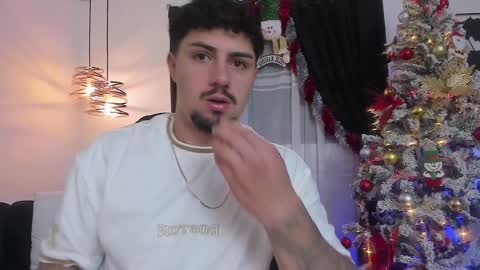 Snapshot of maximo_rodriguez chatting on 5, 12, 2024 Maximo online show from 5, 12, 2024