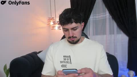 Snapshot of maximo_rodriguez chatting on 2, 2, 2025 Maximo online show from 2, 2, 2025