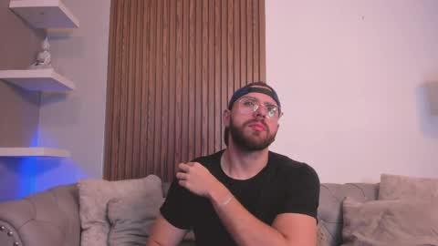 Maximo Wolf online show from 4, 5, 2026