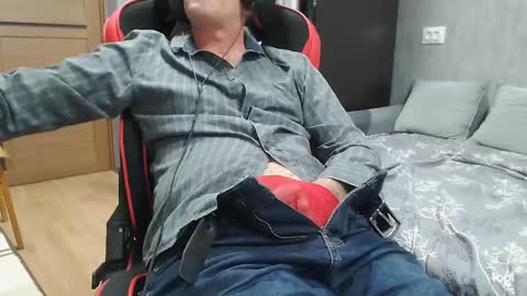 Snapshot of maximus3334 chatting on 12, 3, 2025 maximus3334 online show from 12, 3, 2025