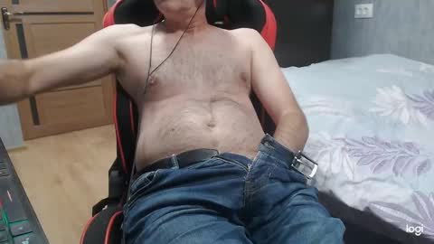 Snapshot of maximus3334 chatting on 14, 9, 2025 maximus3334 online show from 14, 9, 2025