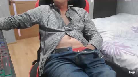 Snapshot of maximus3334 chatting on 1, 10, 2025 maximus3334 online show from 1, 10, 2025