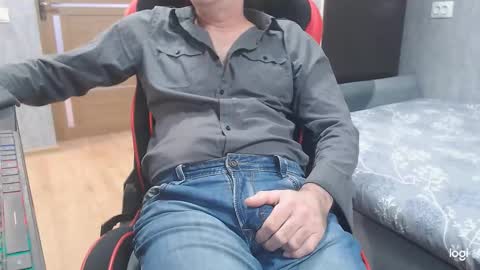 Snapshot of maximus3334 chatting on 7, 11, 2025 maximus3334 online show from 7, 11, 2025