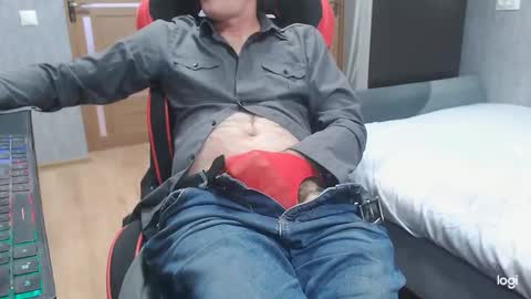 Snapshot of maximus3334 chatting on 18, 11, 2025 maximus3334 online show from 18, 11, 2025