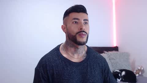 Independent Model online show from 6, 11, 2025