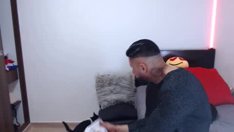 Independent Model online show from 18, 11, 2025