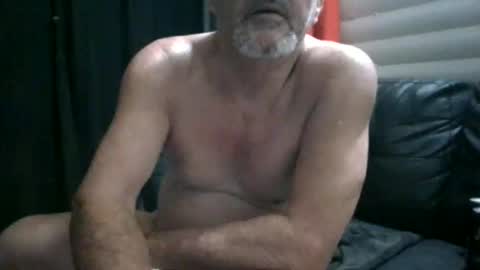 Snapshot of maximus_oreally chatting on 29, 11, 2025 Max online show from 29, 11, 2025