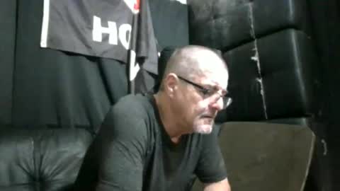 Snapshot of maximus_oreally chatting on 23, 12, 2025 Max online show from 23, 12, 2025