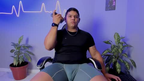 Snapshot of maximussteel_ chatting on 11, 11, 2025 Maximus online show from 11, 11, 2025