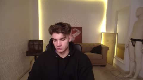 MaxKaiden online show from 1, 3, 2025