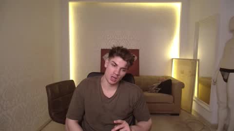 MaxKaiden online show from 5, 3, 2025