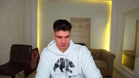 MaxKaiden online show from 16, 10, 2025