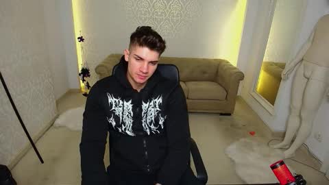 MaxKaiden online show from 10, 11, 2025