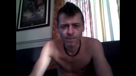 Snapshot of maxthewolf chatting on 9, 10, 2025 MaxTheWolf online show from 9, 10, 2025