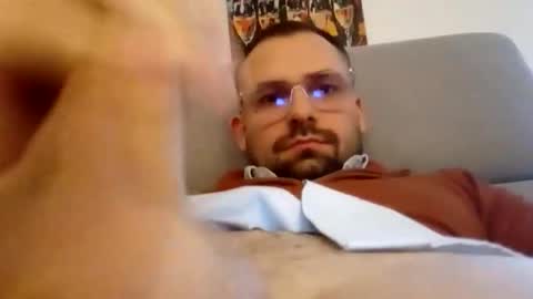 Max online show from 15, 12, 2025