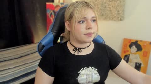 Maxine Minx online show from 9, 1, 2025