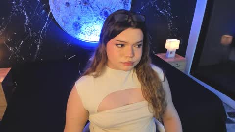 Maxine Minx online show from 5, 10, 2025