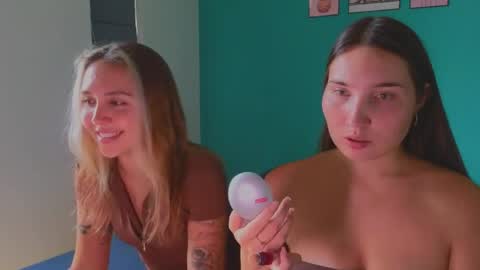 Dani and May online show from 4, 5, 2026