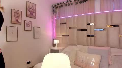 Mayajhons online show from 13, 3, 2026