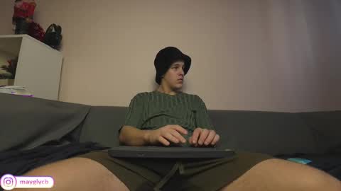 Snapshot of maygly chatting on 22, 2, 2025 Slava and Alextatto online show from 22, 2, 2025