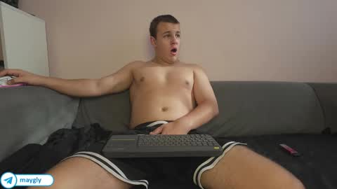 Snapshot of maygly chatting on 10, 9, 2025 Slava and Alextatto online show from 10, 9, 2025