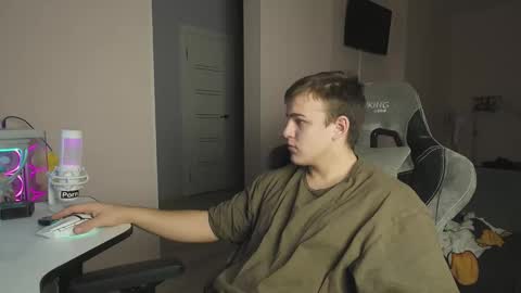 Snapshot of maygly chatting on 30, 10, 2025 Slava and Alextatto online show from 30, 10, 2025