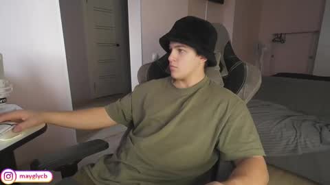 Snapshot of maygly chatting on 17, 11, 2025 Slava and Alextatto online show from 17, 11, 2025