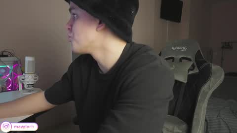 Snapshot of maygly chatting on 26, 11, 2025 Slava and Alextatto online show from 26, 11, 2025