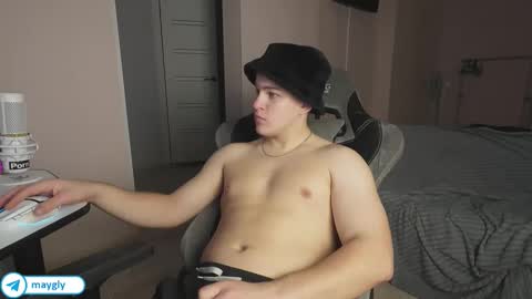 Snapshot of maygly chatting on 27, 11, 2025 Slava and Alextatto online show from 27, 11, 2025