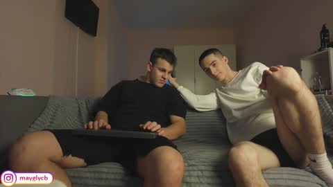 Snapshot of maygly chatting on 29, 11, 2025 Slava and Alextatto online show from 29, 11, 2025