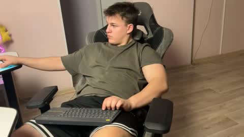 Snapshot of maygly chatting on 19, 2, 2026 Slava and Alextatto online show from 19, 2, 2026