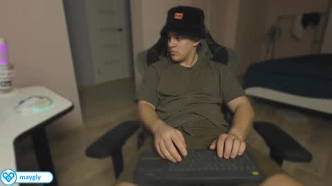 Snapshot of maygly chatting on 28, 2, 2026 Slava and Alextatto online show from 28, 2, 2026