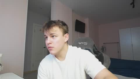 Snapshot of maygly chatting on 6, 3, 2026 Slava and Alextatto online show from 6, 3, 2026