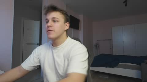 Snapshot of maygly chatting on 7, 3, 2026 Slava and Alextatto online show from 7, 3, 2026