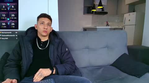 Maykol victoria1624 online show from 10, 2, 2025