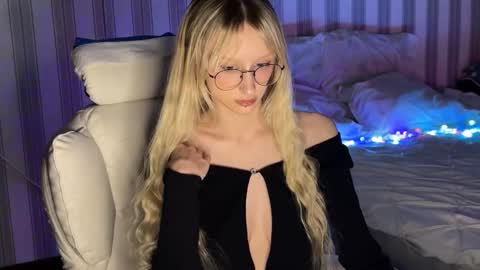 Snapshot of mayvi_cold chatting on 23, 2, 2026 mayvi_cold online show from 23, 2, 2026
