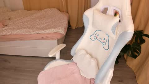  Mila  online show from 10, 3, 2026