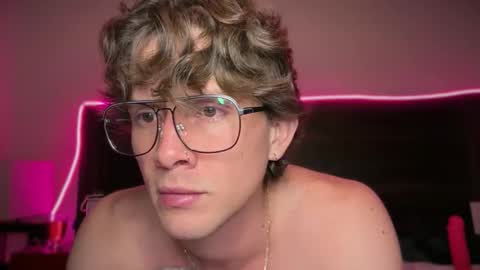 Snapshot of mcklister69 chatting on 9, 3, 2026 mcklister online show from 9, 3, 2026