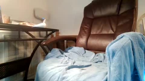 Snapshot of me_likey88 chatting on 9, 7, 2026 yung n hung online show from 9, 7, 2026