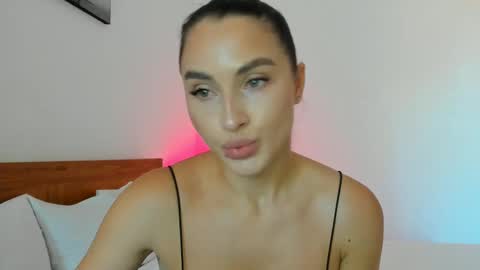 Snapshot of me_lina_ chatting on 10, 3, 2025 Alice online show from 10, 3, 2025