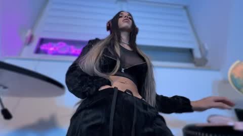   online show from 15, 11, 2025