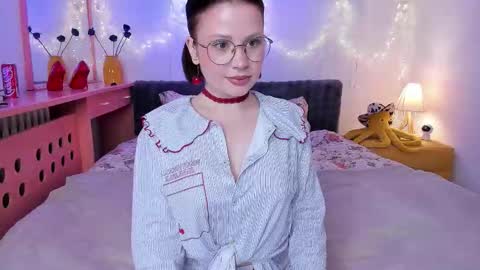 Snapshot of medea_allure chatting on 6, 3, 2026 MEDEA online show from 6, 3, 2026