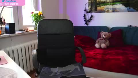 Milena online show from 6, 3, 2025